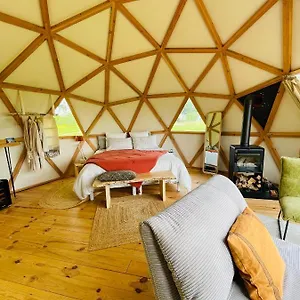 Tente de luxe Dome Insolite Cedre Jacuzzi Et Petits Dejeuners Inclus, Lagraulet-du-Gers